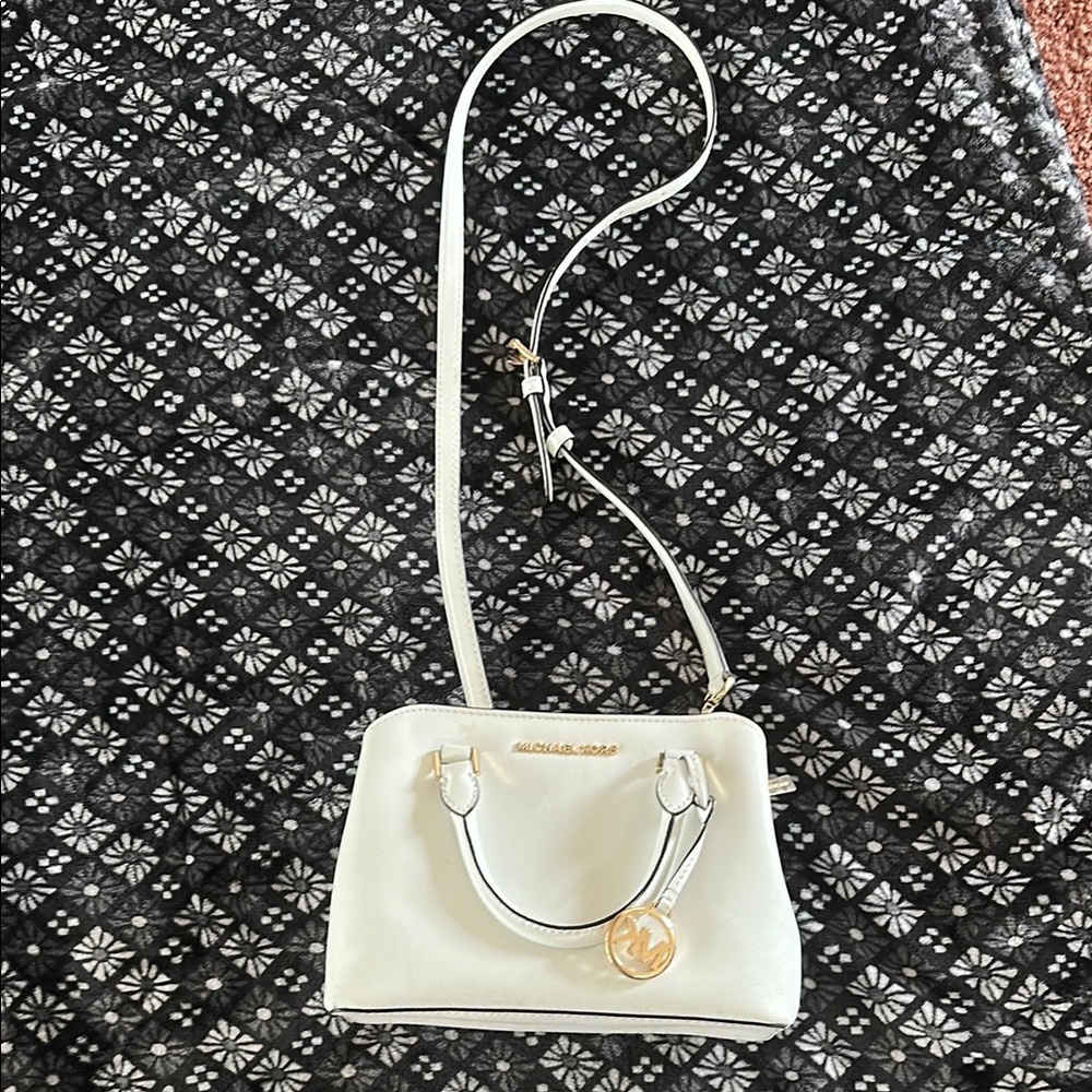 Micheal Kors Snatchel Purse - Picture 2 of 7